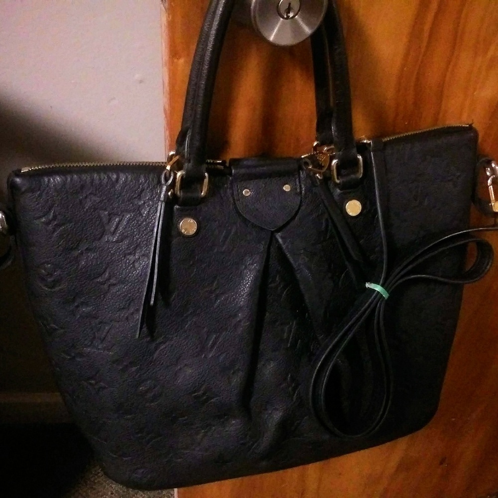 Authentic Louis Vuitton Mazarine MM